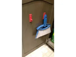 Small cabinet hook
