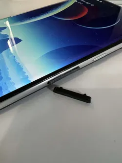 Google Pixel 7 Pro Volume Button
