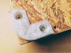 Eurobox retainer