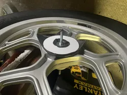 BMW K100 - Plugs for the rims