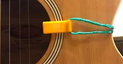 Guitar or ukelele hook