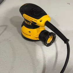 Dewalt Orbital Sander DWE6423 Magnetic adapter