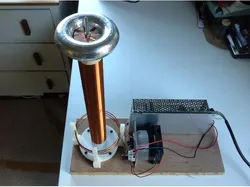 Tesla coil using simple Slayer exciter