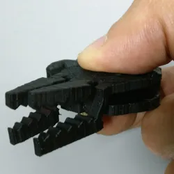 Millenium Falcon Clip