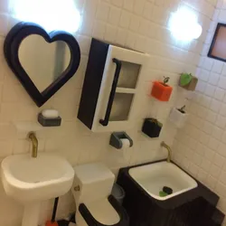 Miniature washstand   (bathroom)