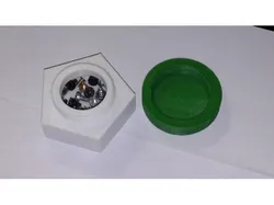 Trinket box with screw cap