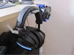 Gaming g-clamp hanger set