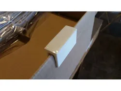 Cardboard box clip
