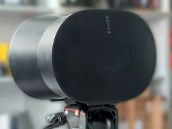 Sonos Era 300 & 100 on Manfrotto tripod plate adapter