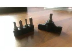 Minimal screwdriver with minimal bitholder