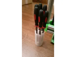 Revolver style pen holder