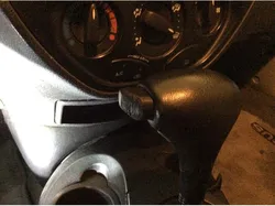 Ford Focus 2006 automatice shifter button