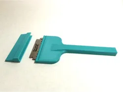 razor blade scraper with cover