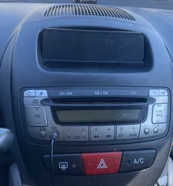 Toyota Aygo / Peugeot 107 / Citroën C1 (2005-2014) – Phone Holder for Upper Dashboard Storage