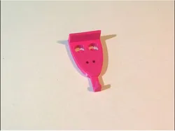 Spectacled cobra (glasses holder)