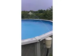 A simple pool fountain