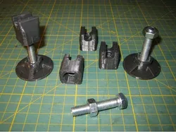 Height-adjustable legs for Prusa