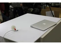 Desktop cable anchor