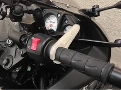 Motorcycle throttle lock