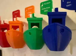 Benchy holder for IKEA SKADIS with slot for swatch - Free 3D Print Model