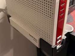 Table holder for FRITZ!Box Cable 6591/6590/6690 - Free 3D Print Model