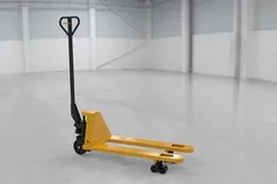 Hand pallet truck - real size