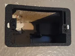 Soporte de montaje para toma de bajo voltaje - Modelo de impresión 3D gratuito